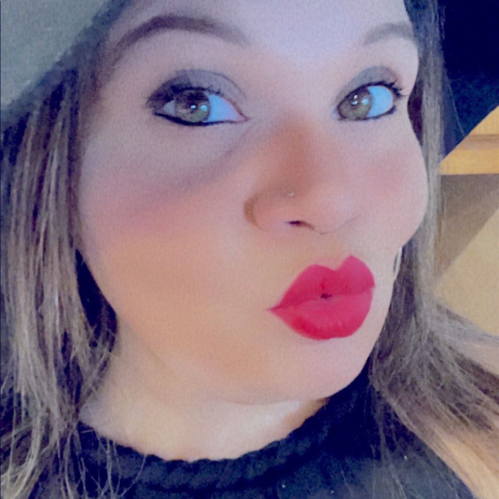 Meet your Posher, Melissa